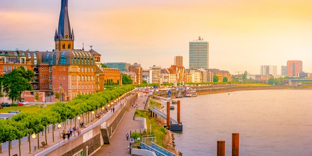 Almanya Düsseldorf şehri kampüs ve öğrenci yaşamı